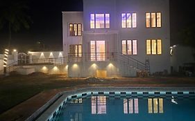 London Villa 269